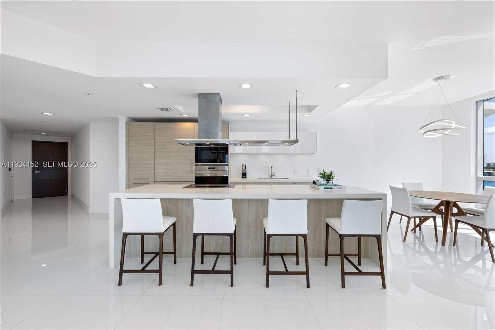 17111 Biscayne Boulevard, Unit 1110 North Miami Beach, FL 33160 - Photo 15 of 67