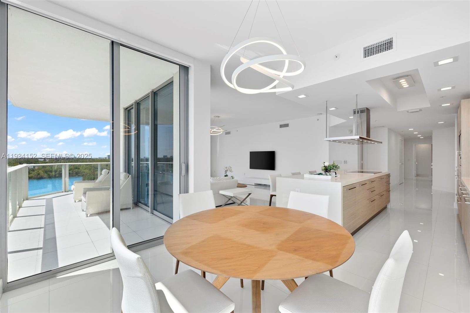 17111 Biscayne Boulevard, Unit 1110 North Miami Beach, FL 33160 - Photo 17 of 67