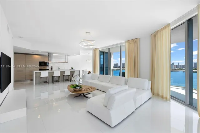 $2,200,000 | 17111 Biscayne Boulevard, Unit 1110, North Miami Beach, FL 33160