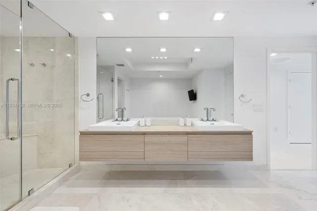 $2,200,000 | 17111 Biscayne Boulevard, Unit 1110, North Miami Beach, FL 33160