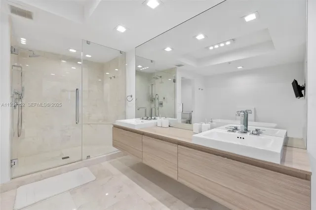 $2,200,000 | 17111 Biscayne Boulevard, Unit 1110, North Miami Beach, FL 33160