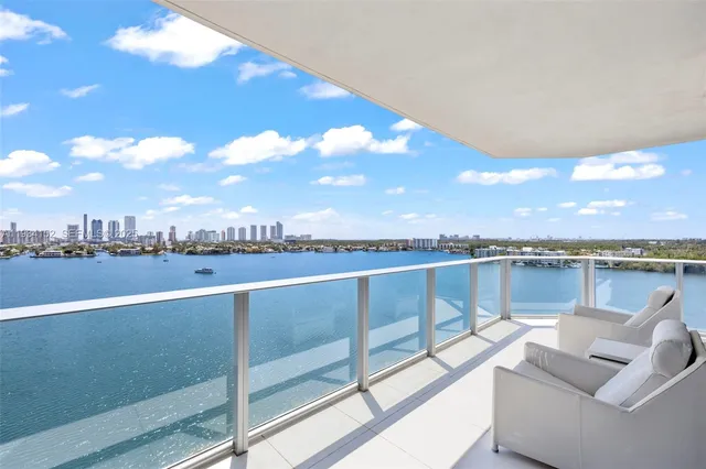 $2,200,000 | 17111 Biscayne Boulevard, Unit 1110, North Miami Beach, FL 33160