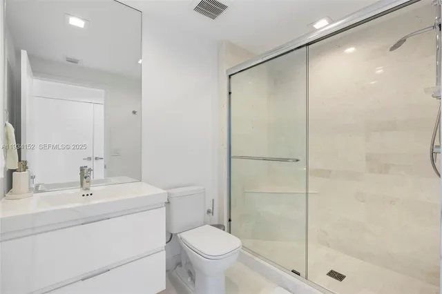 $2,200,000 | 17111 Biscayne Boulevard, Unit 1110, North Miami Beach, FL 33160