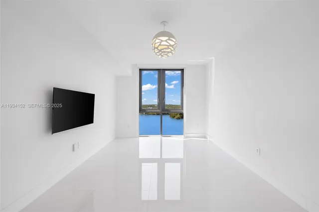 $2,200,000 | 17111 Biscayne Boulevard, Unit 1110, North Miami Beach, FL 33160