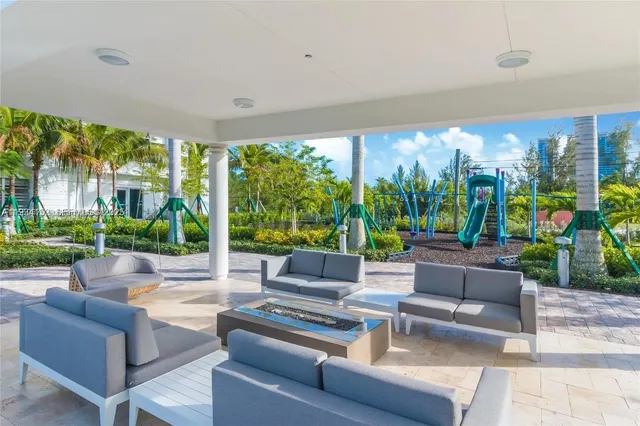 $2,200,000 | 17111 Biscayne Boulevard, Unit 1110, North Miami Beach, FL 33160