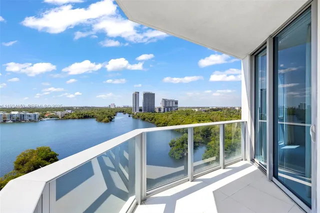 $2,200,000 | 17111 Biscayne Boulevard, Unit 1110, North Miami Beach, FL 33160