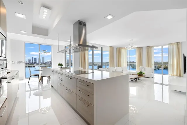 $2,200,000 | 17111 Biscayne Boulevard, Unit 1110, North Miami Beach, FL 33160