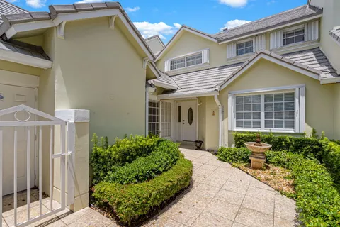 $749,999 | 4825 Northwest 98th Place, Doral, FL 33178