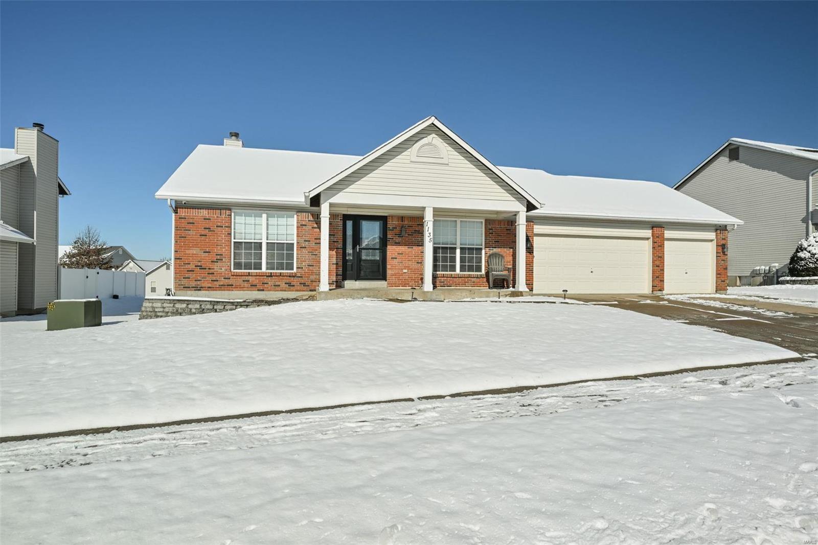 1135 Sunny Ridge Drive O'Fallon, MO 63366 - Photo 2 of 23