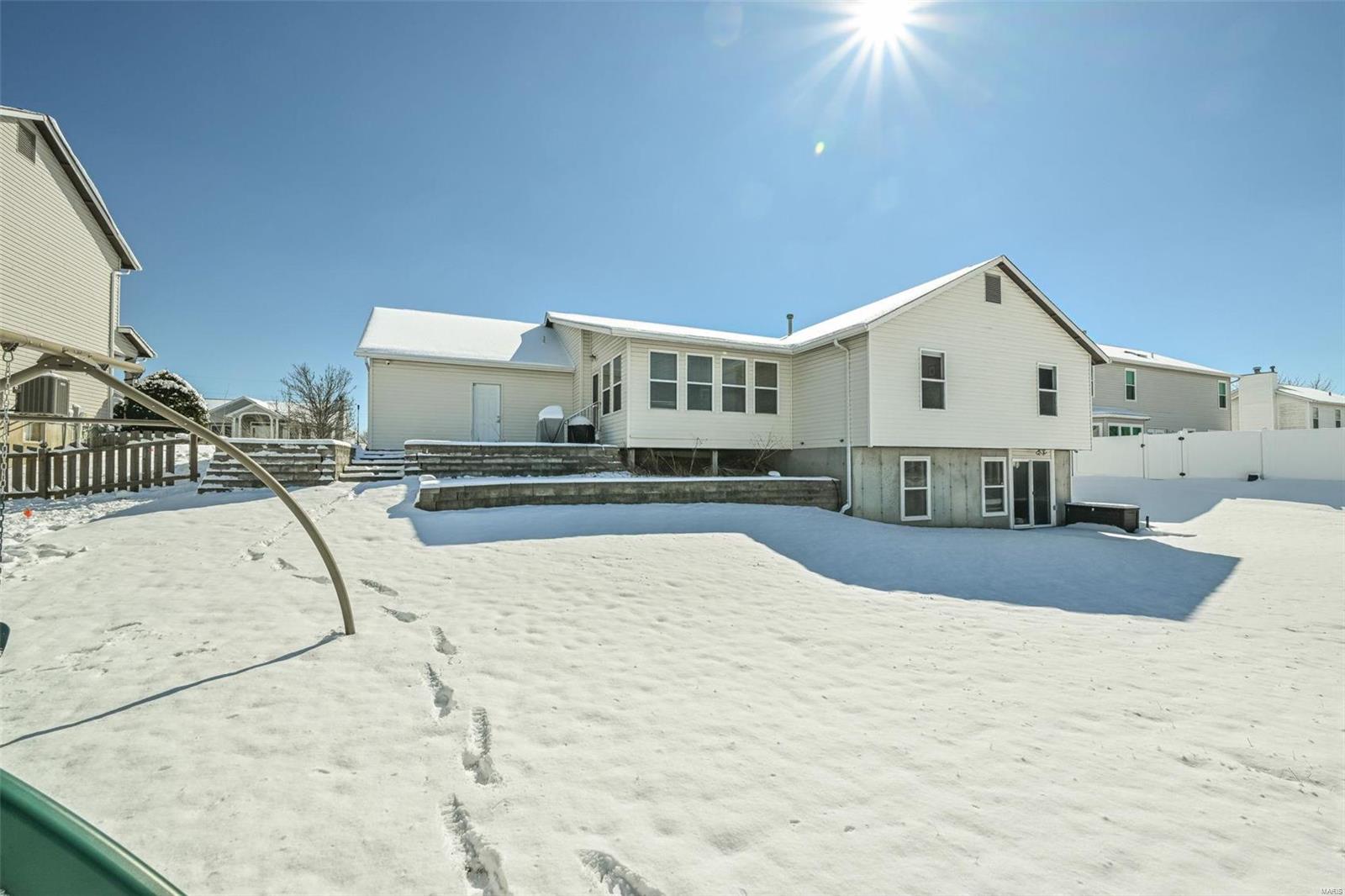 1135 Sunny Ridge Drive O'Fallon, MO 63366 - Photo 3 of 23