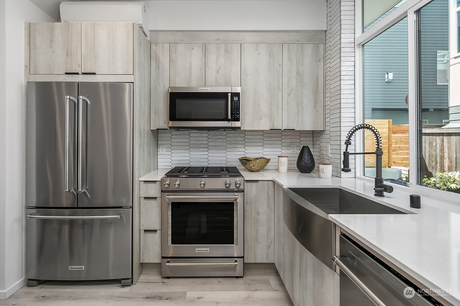 604 North 43rd Street Seattle, WA 98103 - Photo 13 of 24 Gallery Image 13