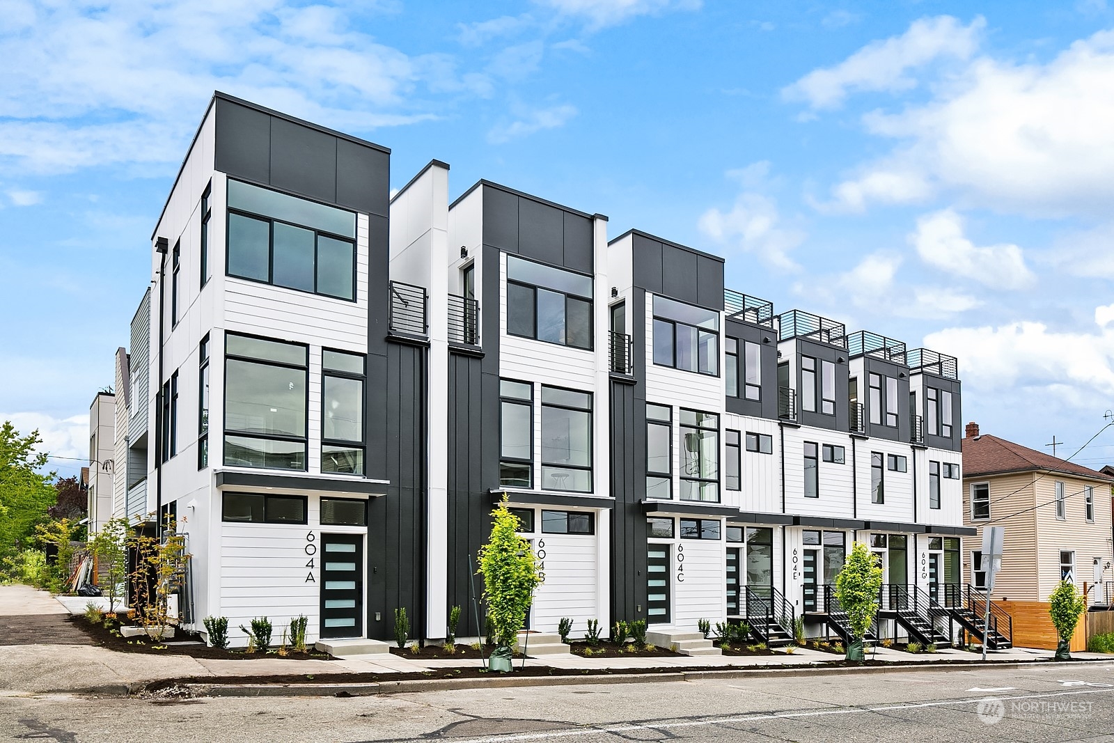 604 North 43rd Street Seattle, WA 98103 - Photo 4 of 24 Gallery Image 4