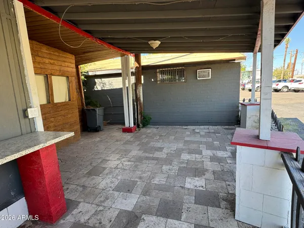 a view of an outdoor space