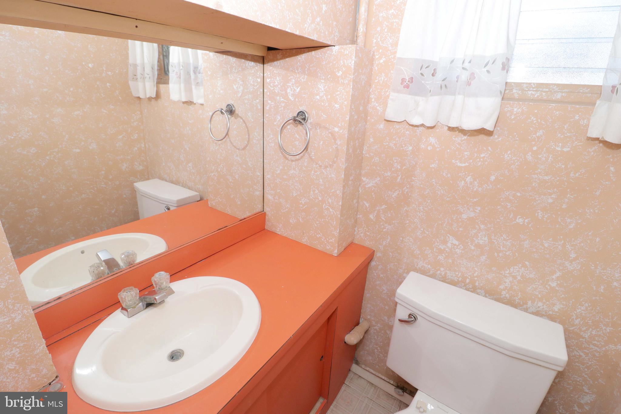 3450 Vinton Road Philadelphia, PA 19154 - Photo 33 of 36 Powder Room
