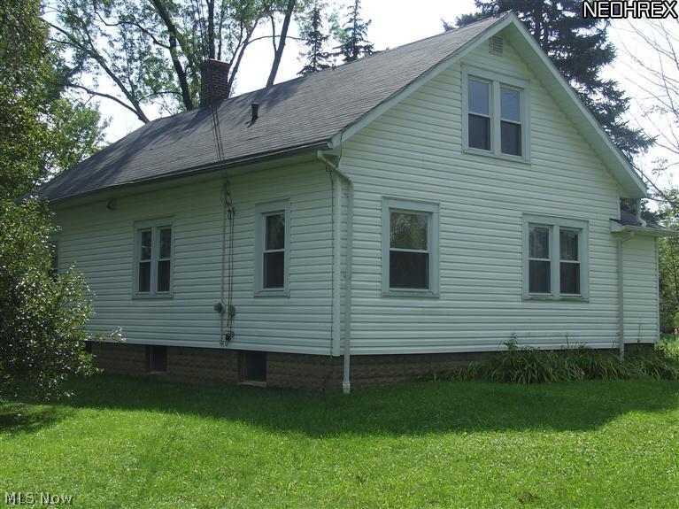 12259 Butternut Road Newbury, OH 44065 - Photo 2 of 21 Most rooms have double windows, making this home very light inside. Fresh neutral paint add to the brightness of the rooms.