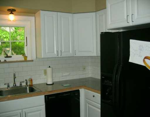 8001 Edwood Road Pittsburgh, PA 15237 - Photo 6 of 8 Kitchen.