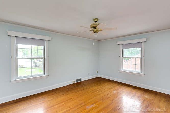 890 Lincoln Road Grosse Pointe, MI 48230 - Photo 17 of 31 31321886-16.JPG