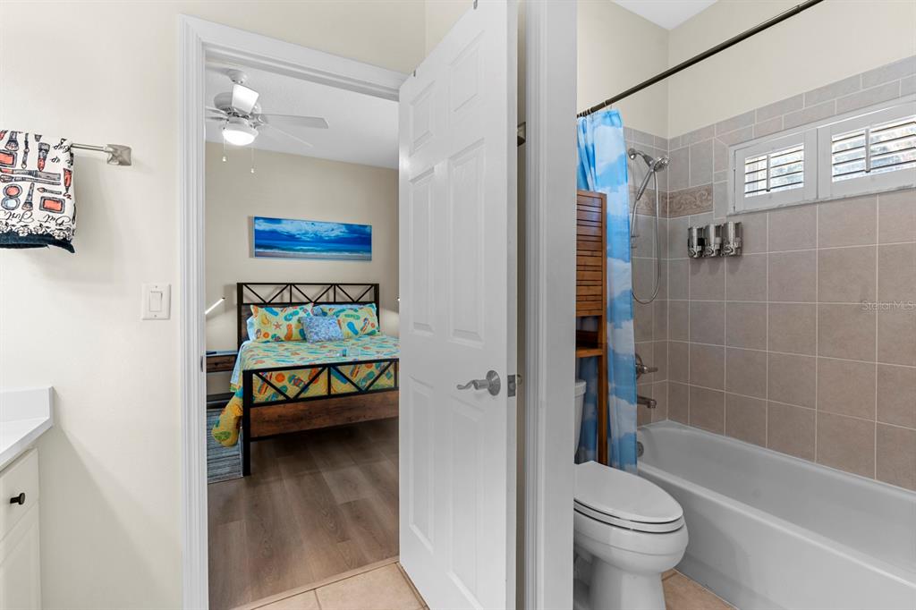 830 Golf Island Drive Apollo Beach, FL 33572 - Photo 47 of 87 a bathroom with a sink toilet and shower