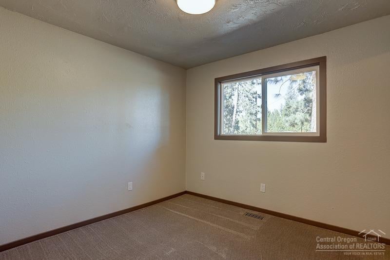 15851 Dawn Road La Pine, OR 97739 - Photo 12 of 24 Gallery Image 12
