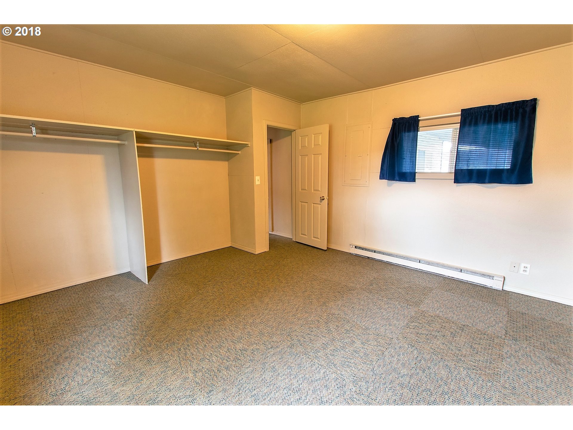 381 North 10th Street Reedsport, OR 97467 - Photo 18 of 27 Attached Bathroom