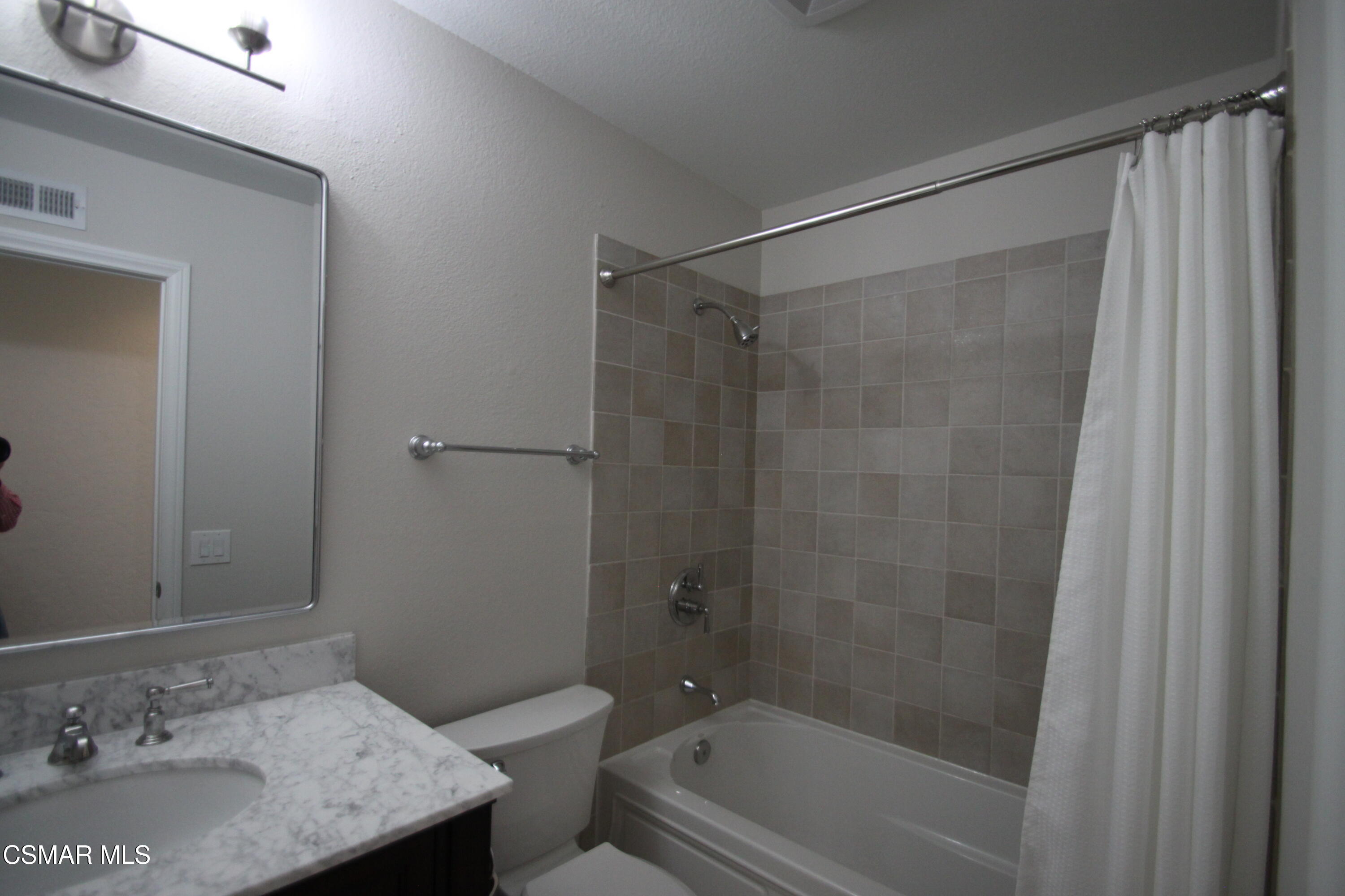 4745 Avedon Road Moorpark, CA 93021 - Photo 4 of 6 IMG_0780