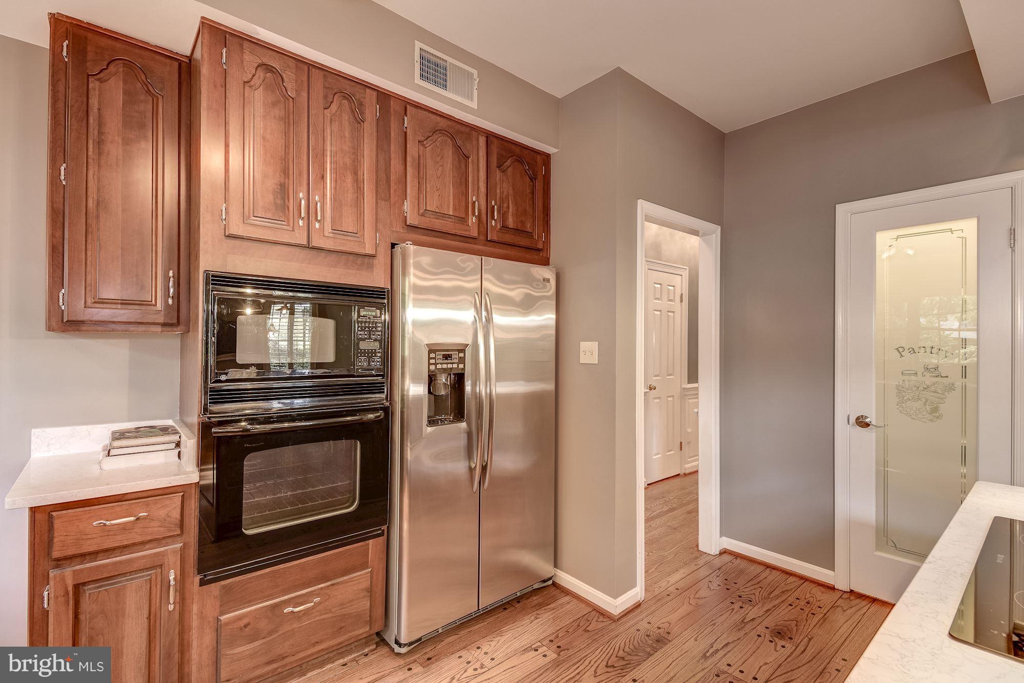 3900 North Glebe Road Arlington, VA 22207 - Photo 12 of 30 Kitchen