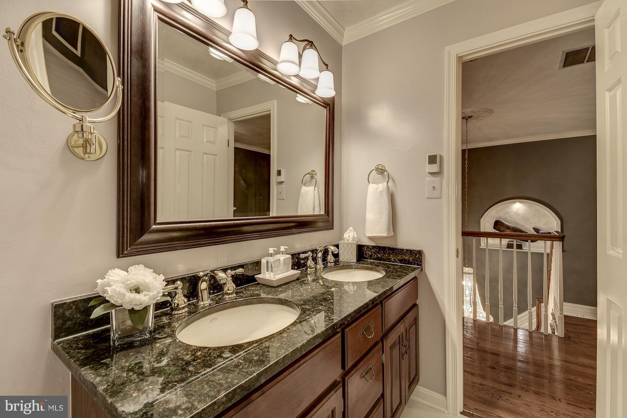 3900 North Glebe Road Arlington, VA 22207 - Photo 19 of 30 Upper Level Hall Bath