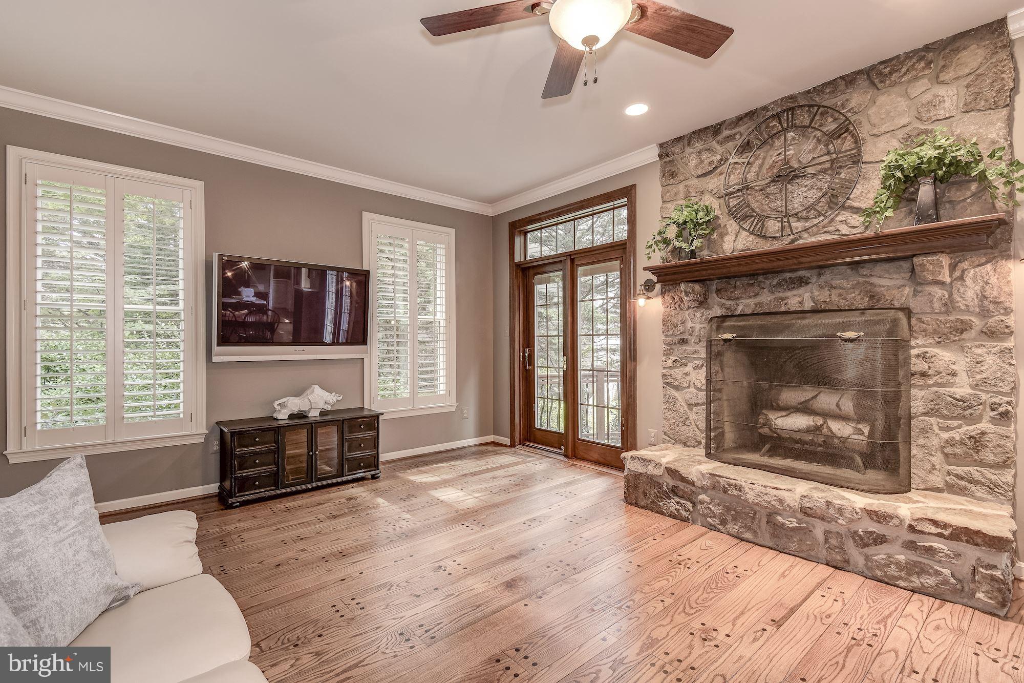 3900 North Glebe Road Arlington, VA 22207 - Photo 3 of 30 Family Room