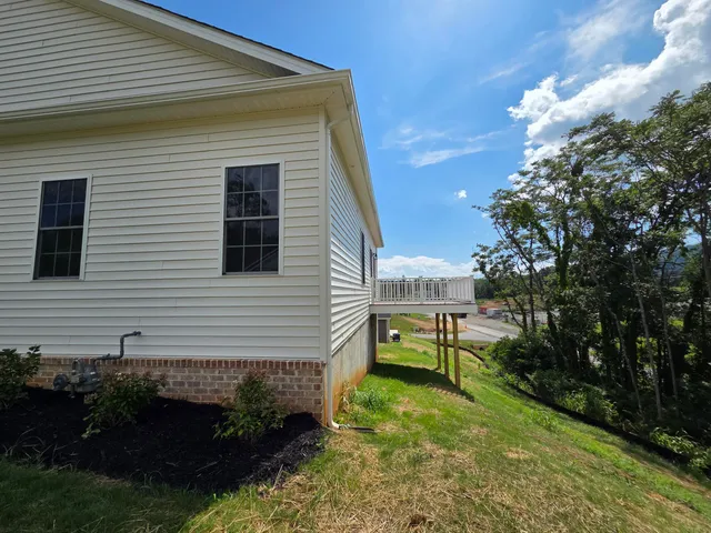 $439,900 | 5548 Old Grv Lane, Salem, VA 24153