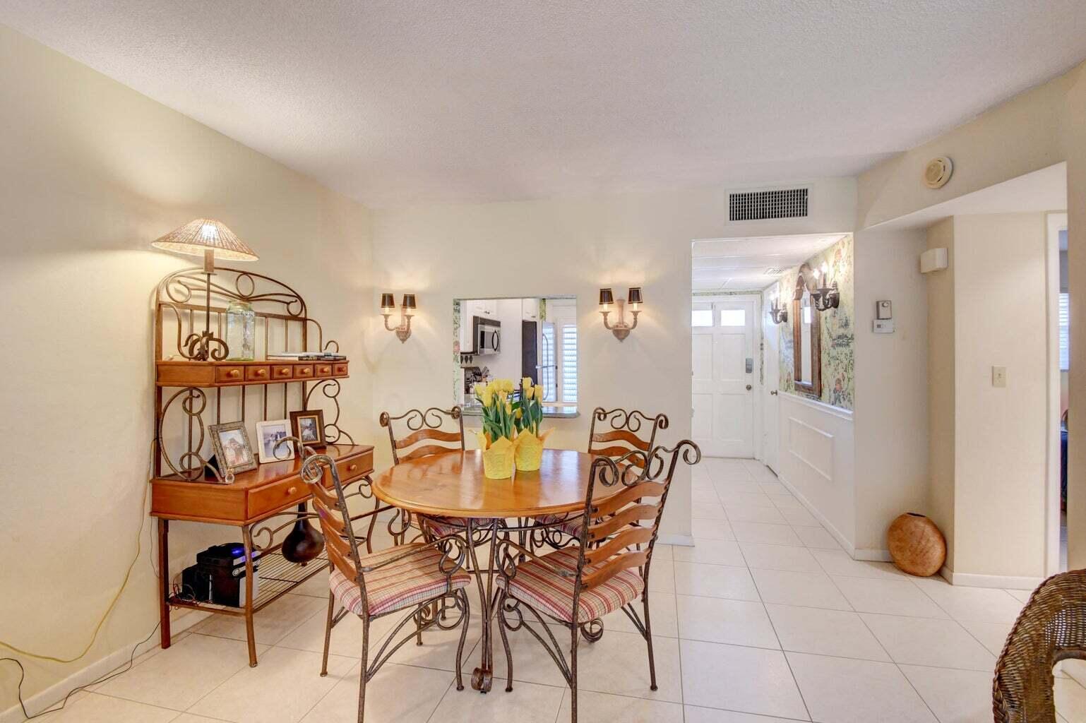 400 Northeast 20th Street, Unit C111 Boca Raton, FL 33431 - Photo 3 of 20 Dining