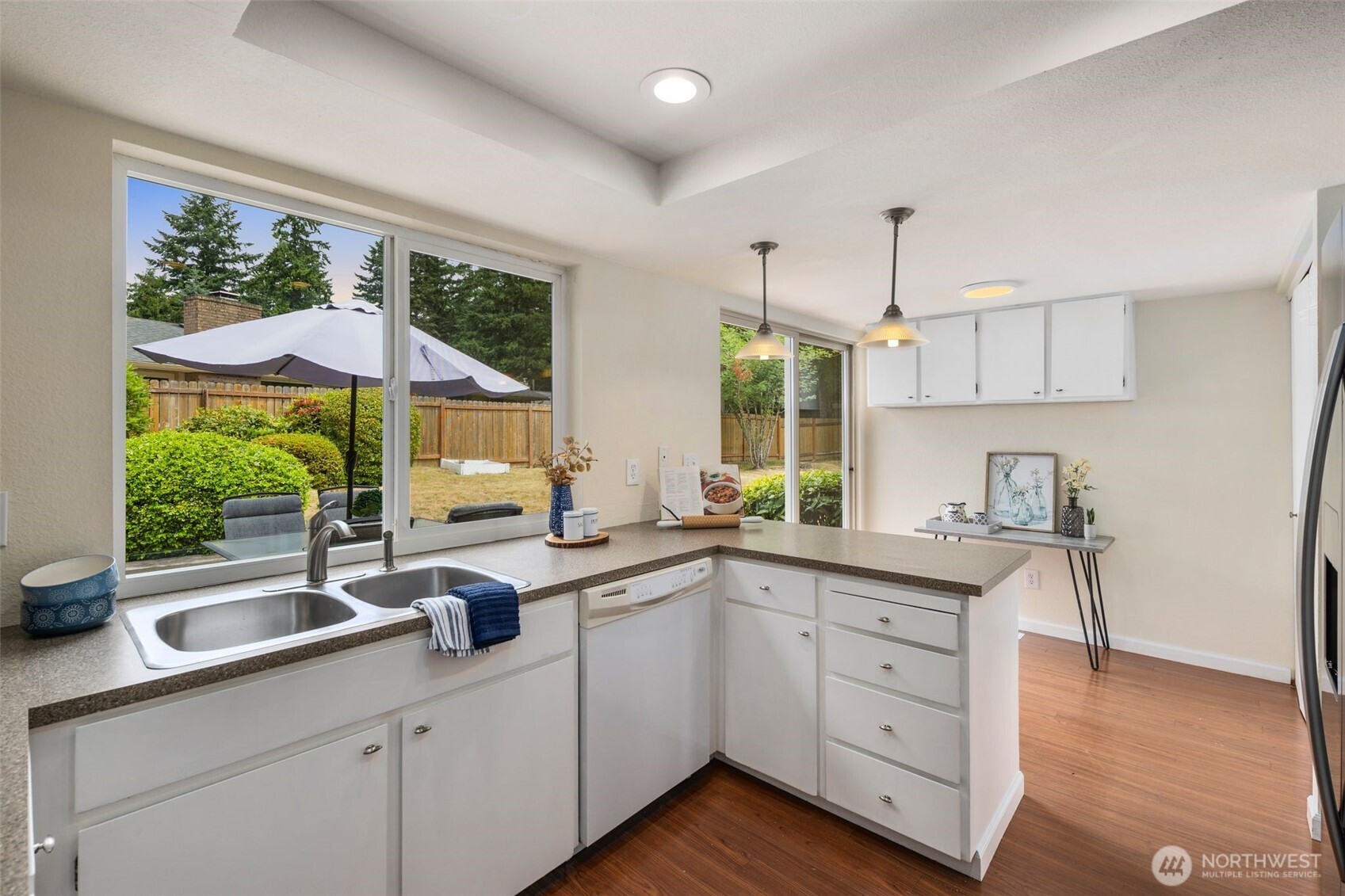 2012 Southeast 18th Court Renton, WA 98055 - Photo 11 of 36