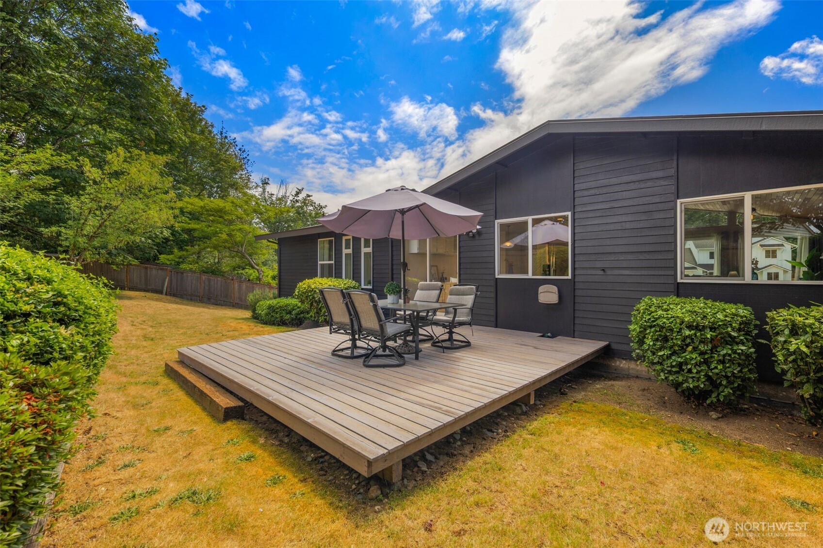 2012 Southeast 18th Court Renton, WA 98055 - Photo 13 of 36