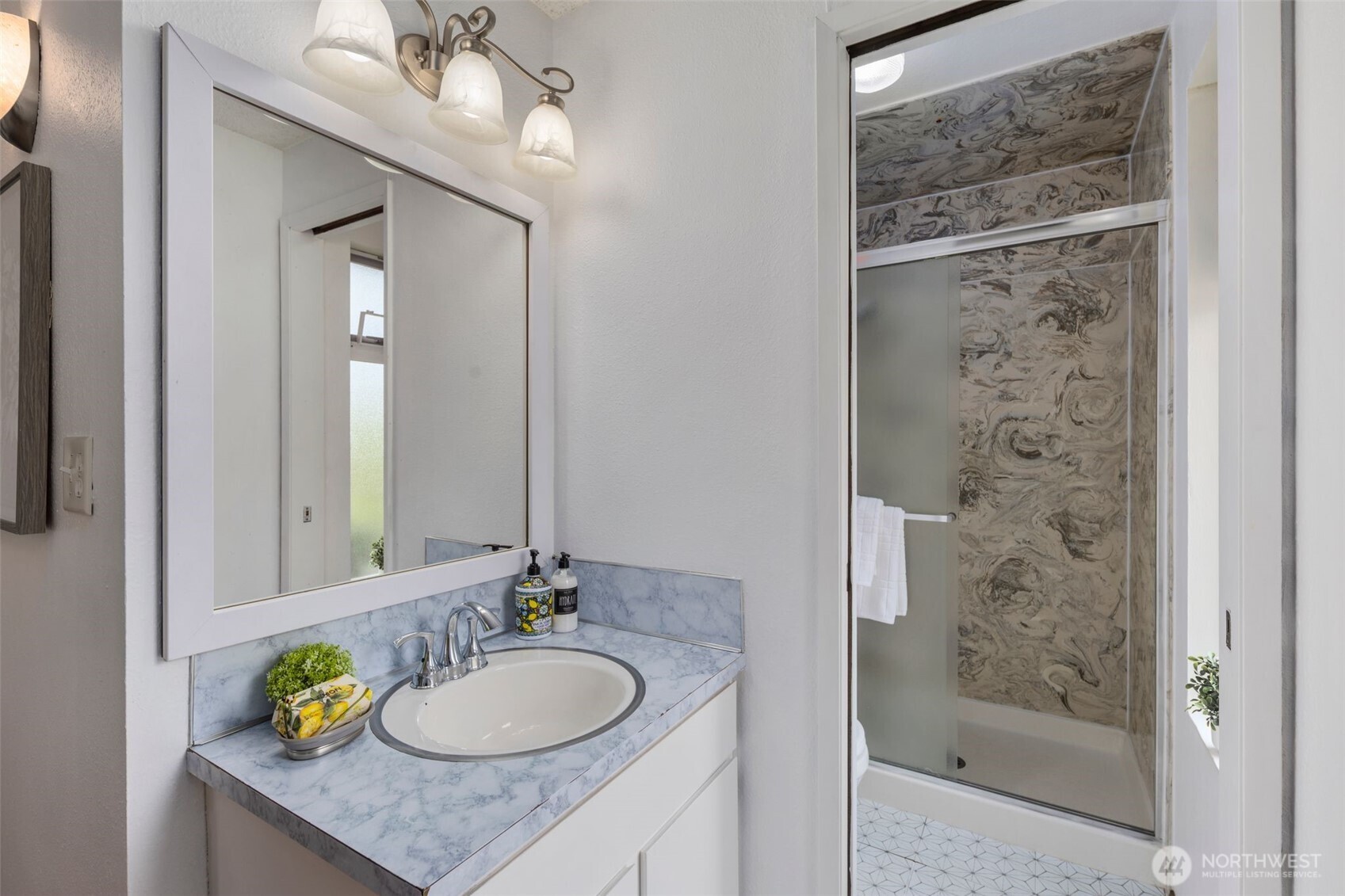 2012 Southeast 18th Court Renton, WA 98055 - Photo 16 of 36