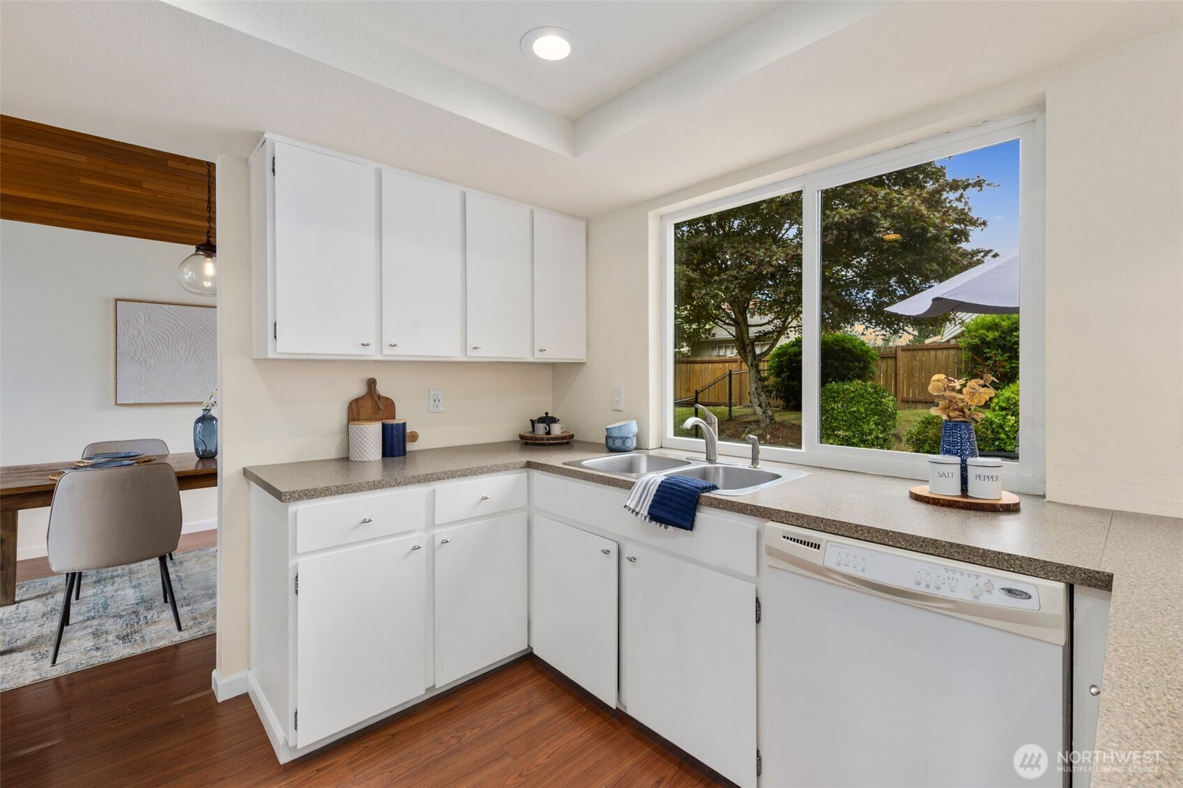 2012 Southeast 18th Court Renton, WA 98055 - Photo 10 of 36