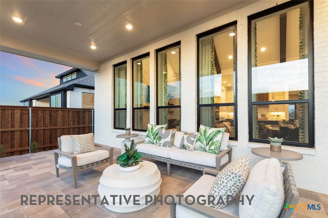 112 Post Oak Castroville, TX 78009 - Photo 8 of 21