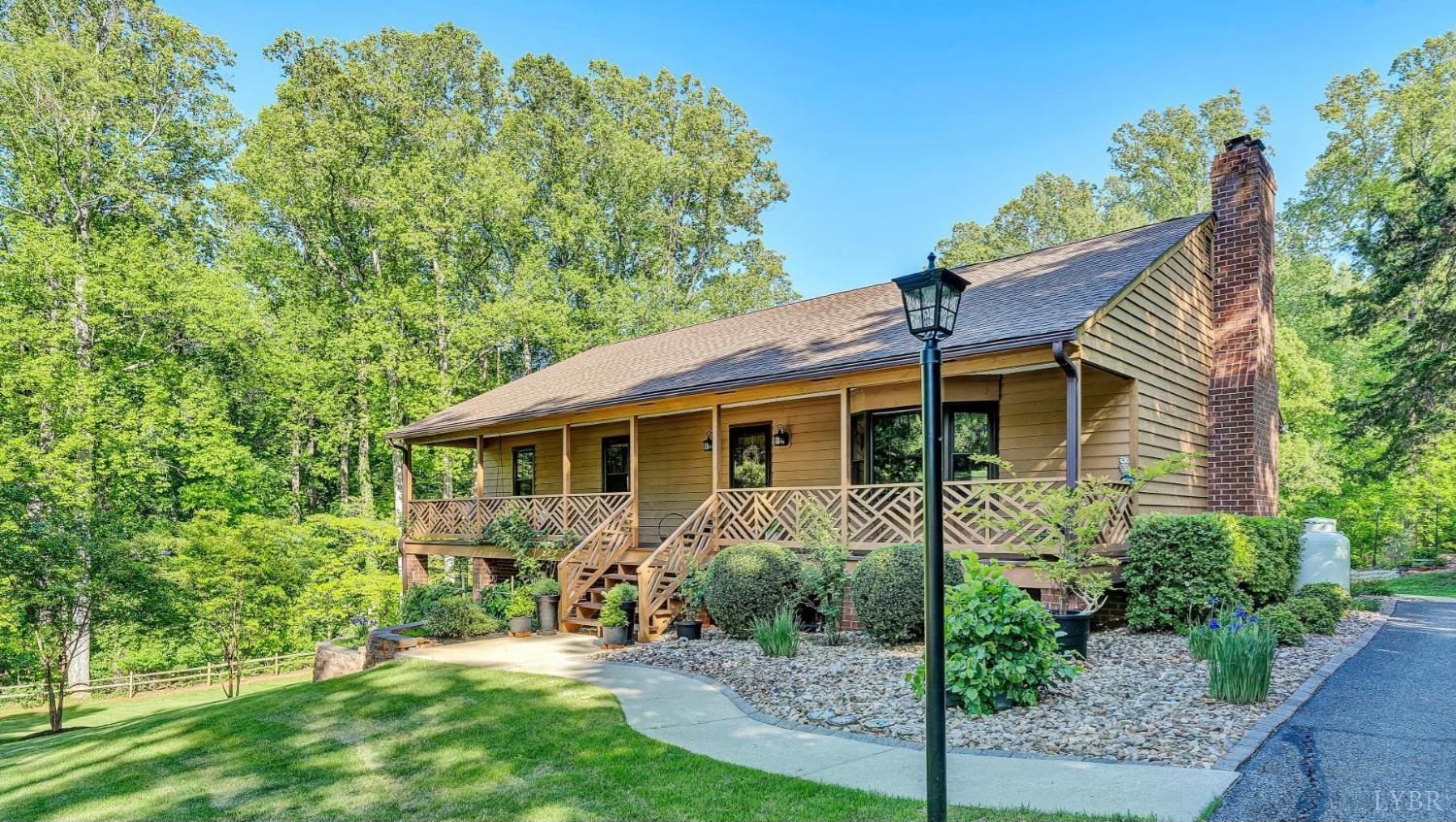 301 Brookfield Road Lynchburg, VA 24503 - Photo 3 of 55 Gallery Image 3