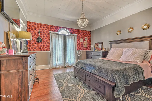 $300,000 | 630 East Maple Street, Johnson City, TN 37601