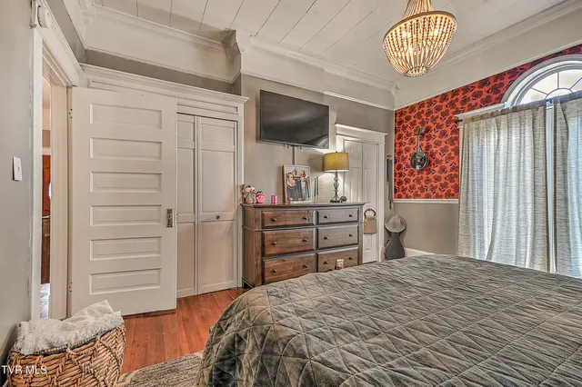 $300,000 | 630 East Maple Street, Johnson City, TN 37601