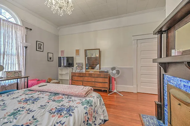 $300,000 | 630 East Maple Street, Johnson City, TN 37601