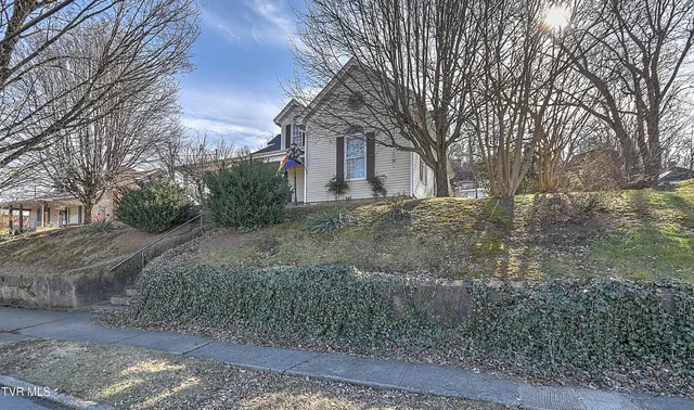 $300,000 | 630 East Maple Street, Johnson City, TN 37601