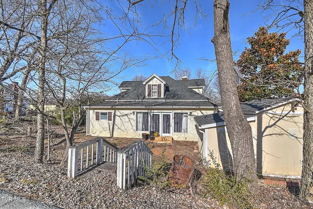 $300,000 | 630 East Maple Street, Johnson City, TN 37601