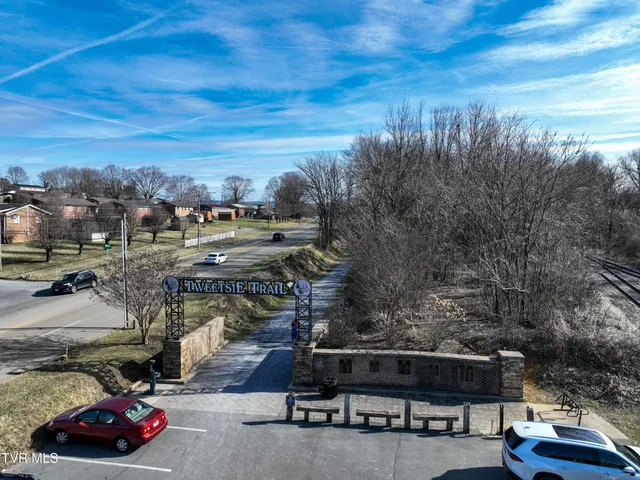 $300,000 | 630 East Maple Street, Johnson City, TN 37601