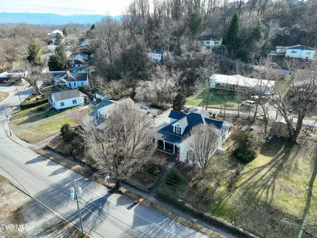 $300,000 | 630 East Maple Street, Johnson City, TN 37601