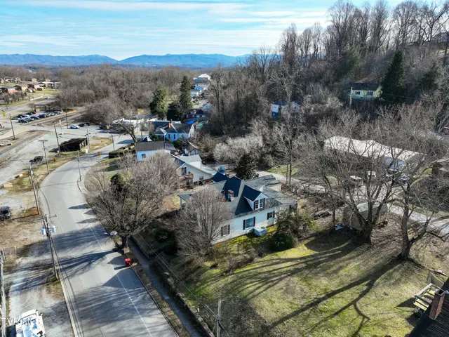 $300,000 | 630 East Maple Street, Johnson City, TN 37601