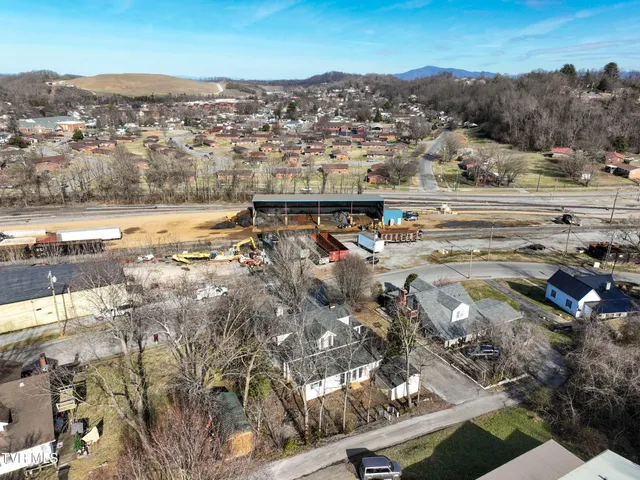 $300,000 | 630 East Maple Street, Johnson City, TN 37601