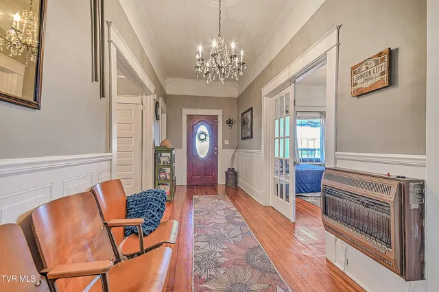 $300,000 | 630 East Maple Street, Johnson City, TN 37601