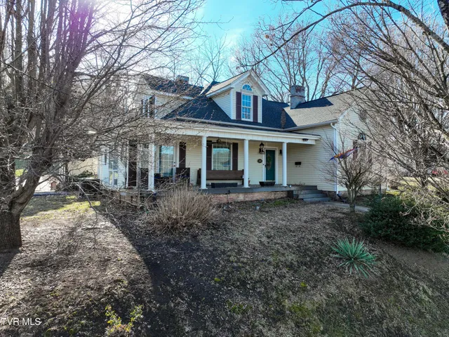 $300,000 | 630 East Maple Street, Johnson City, TN 37601