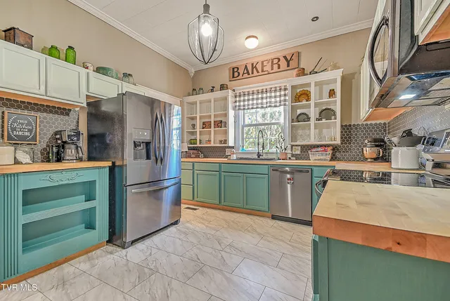 $300,000 | 630 East Maple Street, Johnson City, TN 37601