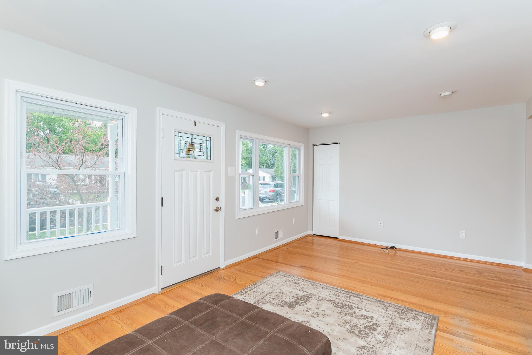 412 Holy Cross Road Baltimore, MD 21225 - Photo 8 of 37 Gallery Image 8
