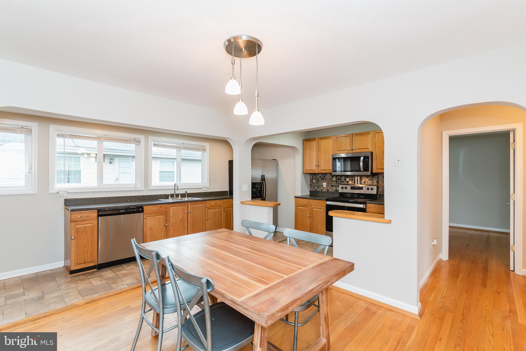 412 Holy Cross Road Baltimore, MD 21225 - Photo 9 of 37 Gallery Image 9